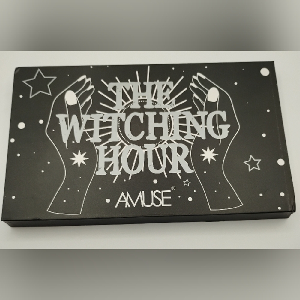 The Witching Hour Eyeshadow Palette 18 Pigmented Colors - Picture 5 of 6